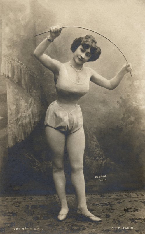 Dziewczyna z laską autorstwa French Photographer