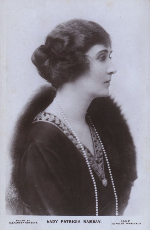Lady Patricia Ramsay (zdjęcie czarno-białe) autorstwa Alexander Corbett