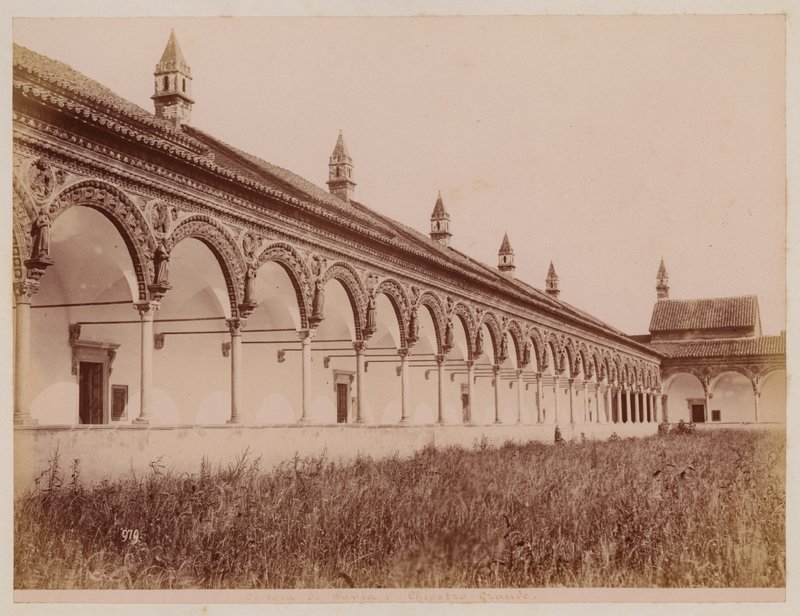La Certosa di Pavia: Duży dziedziniec (zdjęcie czarno-białe) autorstwa Alfredo Noack