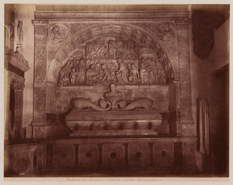 La Certosa di Pavia: Umywalka w zakrystii (zdjęcie czarno-białe) autorstwa Alfredo Noack