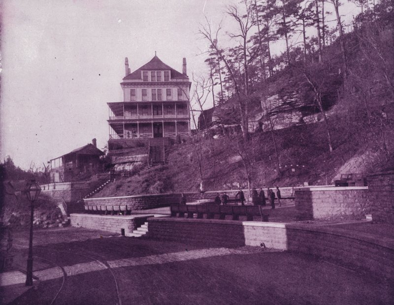 Basin Springs, Eureka Springs, Arkansas, na St Louis i San Francisco Railroad (zdjęcie czarno-białe) autorstwa American Photographer (after)
