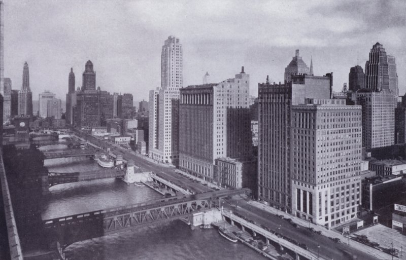 Chicago: Wacker Drive i Chicago River Bridges (zdjęcie czarno-białe) autorstwa American Photographer (after)