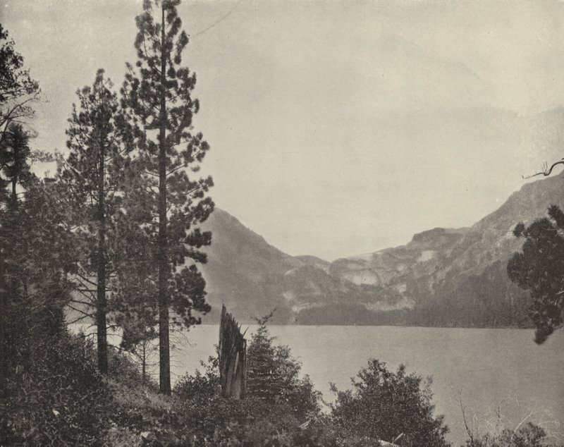 Emerald Bay, Jezioro Tahoe (zdjęcie czarno-białe) autorstwa American Photographer (after)
