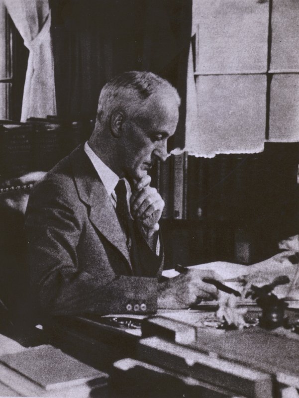 Harvey Cushing, neurochirurg, portret (zdjęcie czarno-białe) autorstwa American Photographer (after)