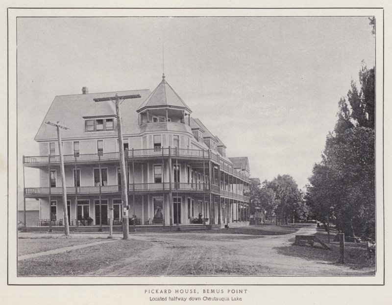 Jamestown, NY: Pickard House, Bemus Point (zdjęcie czarno-białe) autorstwa American Photographer (after)