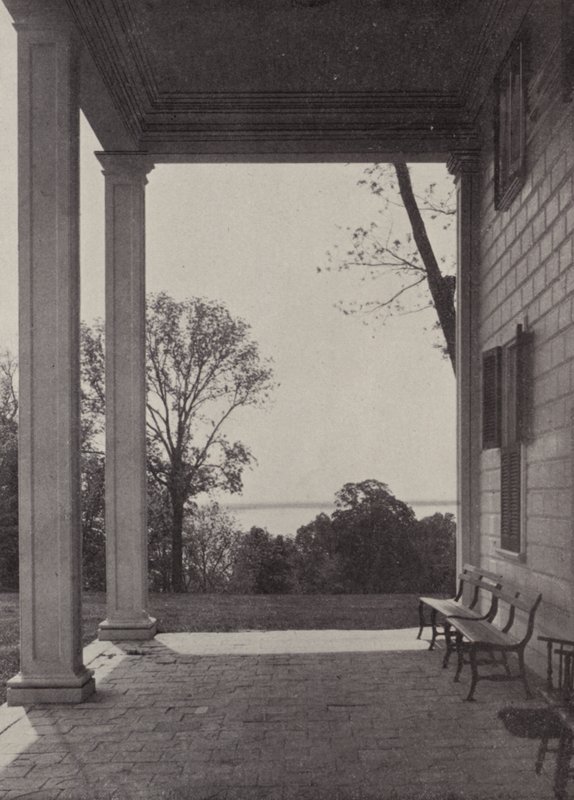 Mount Vernon: Wschodni portyk (zdjęcie czarno-białe) autorstwa American Photographer (after)