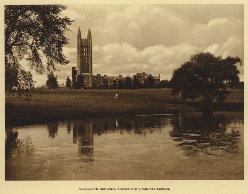 Princeton University: Cleveland Memorial Tower i Graduate School (zdjęcie czarno-białe) autorstwa American Photographer (after)