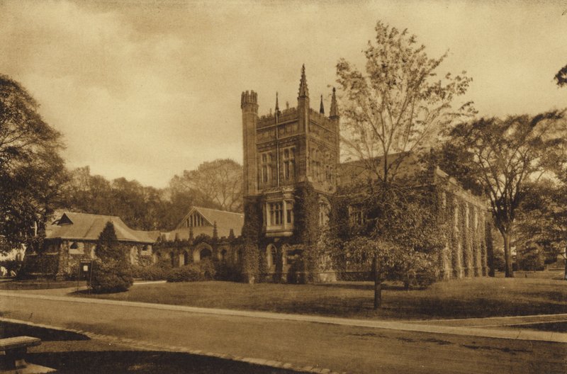 Uniwersytet Princeton: Murray-Dodge Hall (zdjęcie czarno-białe) autorstwa American Photographer (after)