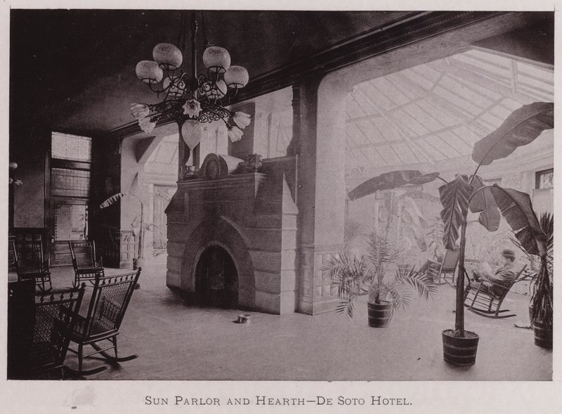Słoneczny Salon i Palenisko, Hotel De Soto (zdjęcie czarno-białe) autorstwa American Photographer (after)
