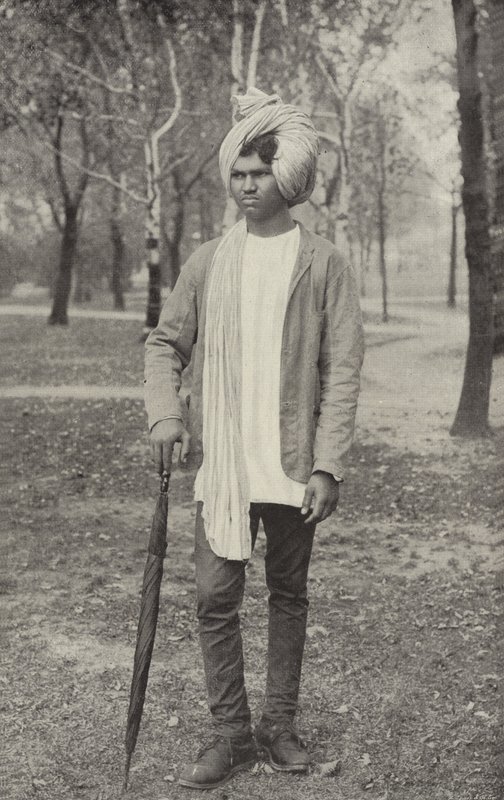 Żongler hinduski autorstwa American Photographer