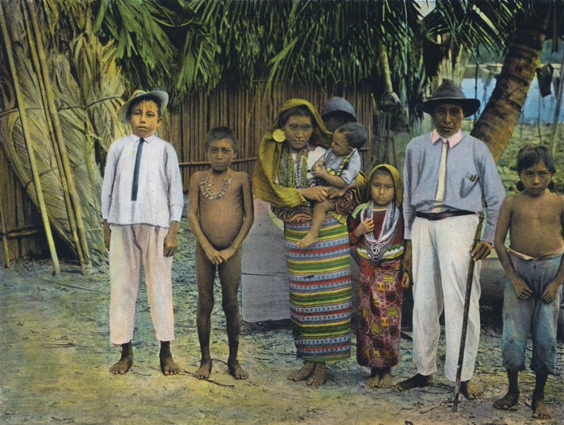 Rodzina indyjska, wyspa Carti, San Blas, Republika Panamy autorstwa American Photographer