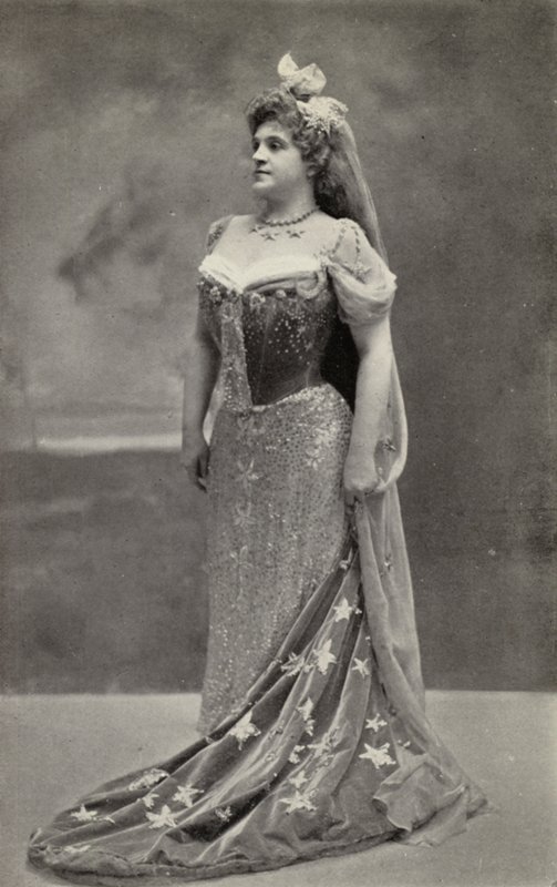 Marcella Sembrich jako Astrifiammante, Królowa Nocy, w "Czarodziejskim flecie" (zdjęcie czarno-białe) autorstwa American Photographer