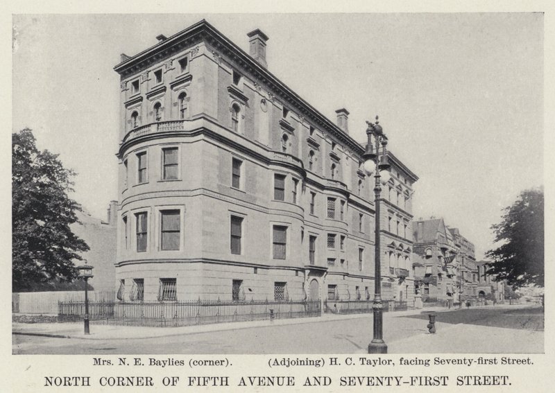North Corner Fifth Avenue i Seventy-First Street (zdjęcie czarno-białe) autorstwa American Photographer