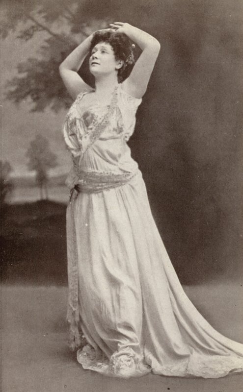 Olive Fremstad jako Wenus w "Tannhauserze" (zdjęcie czarno-białe) autorstwa American Photographer