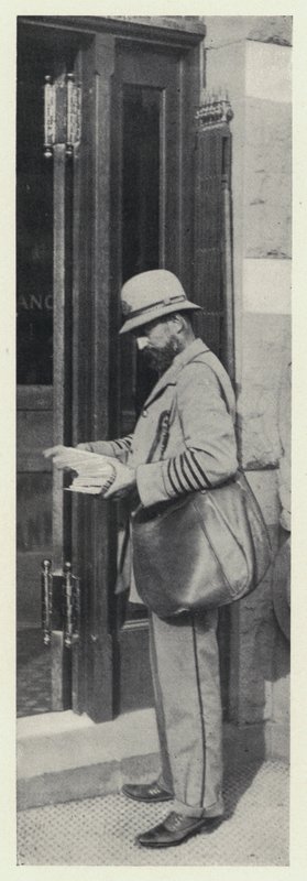 Listonosz (zdjęcie czarno-białe) autorstwa American Photographer