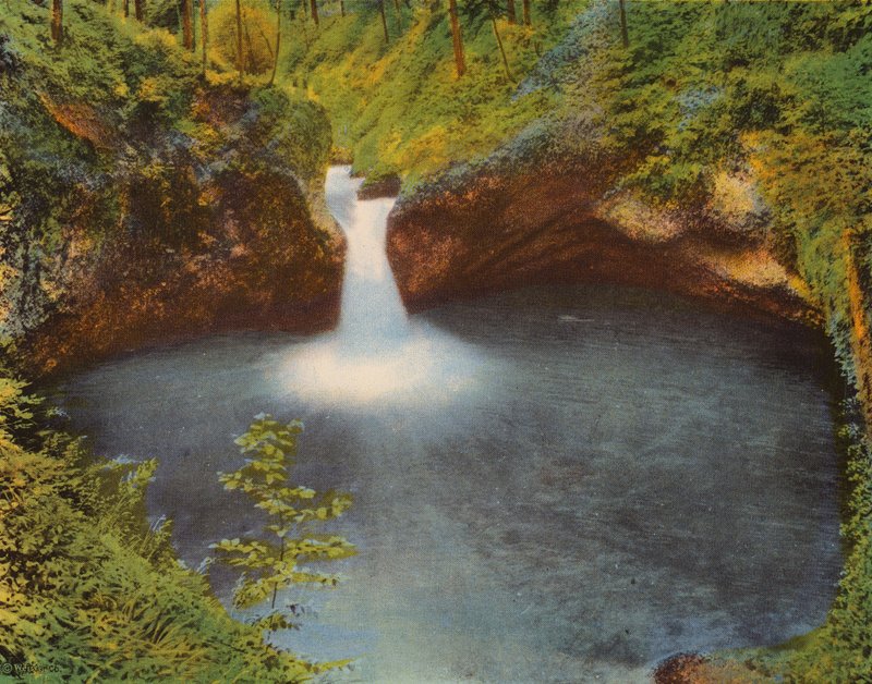 Punch Bowl w Eagle Creek (zdjęcie kolorowe) autorstwa American Photographer