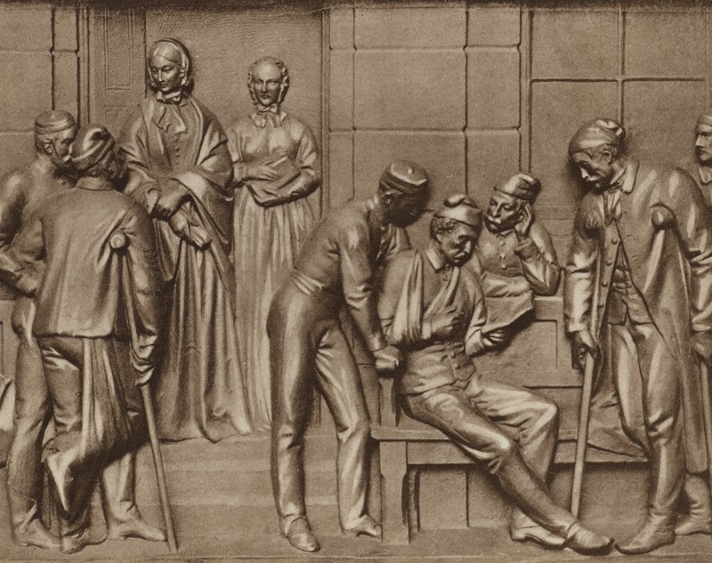 Florence Nightingale odwiedzająca pacjentów, ulga w szpitalu Woolwich, Londyn (zdjęcie czarno-białe) autorstwa Arthur George Walker