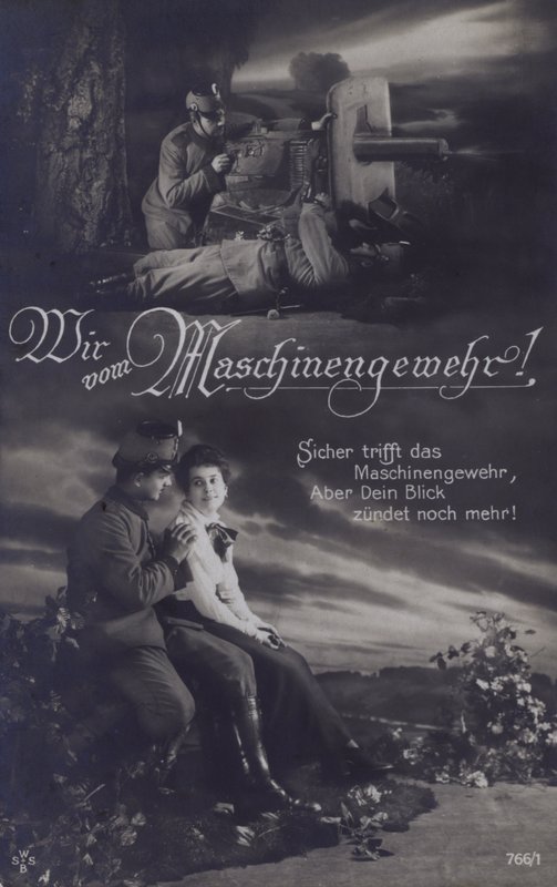 Austriacki strzelec maszynowy na polu bitwy i ze swoją ukochaną (zdjęcie czarno-białe) autorstwa Austrian Photographer
