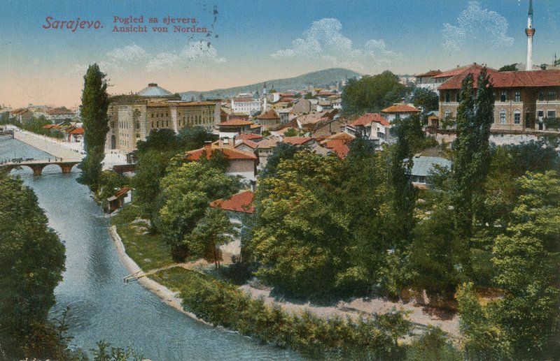 Sarajewo - widok na północ od miasta. Pocztówka wysłana w 1913 roku. autorstwa Bosnian Photographer