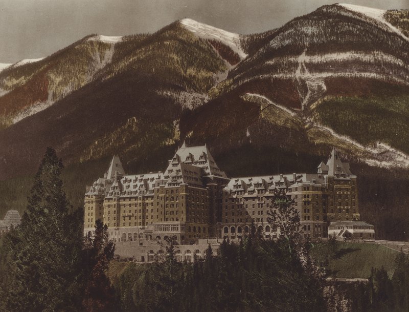 Hotel Banff Springs (kolorowe zdjęcie) autorstwa Byron Hill Harmon