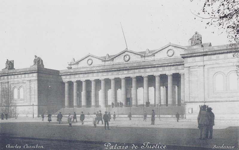 Bordeaux: Palais de Justice (zdjęcie czarno-białe) autorstwa Charles Chambon