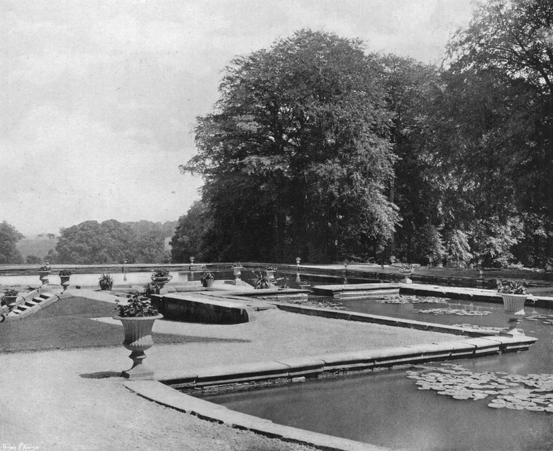 Across the Ponds (zdjęcie czarno-białe) autorstwa Charles Latham
