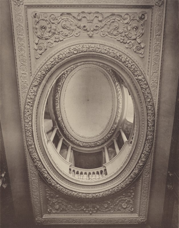 Ashburnham House, Westminster, Kopuła nad schodami autorstwa Charles Latham