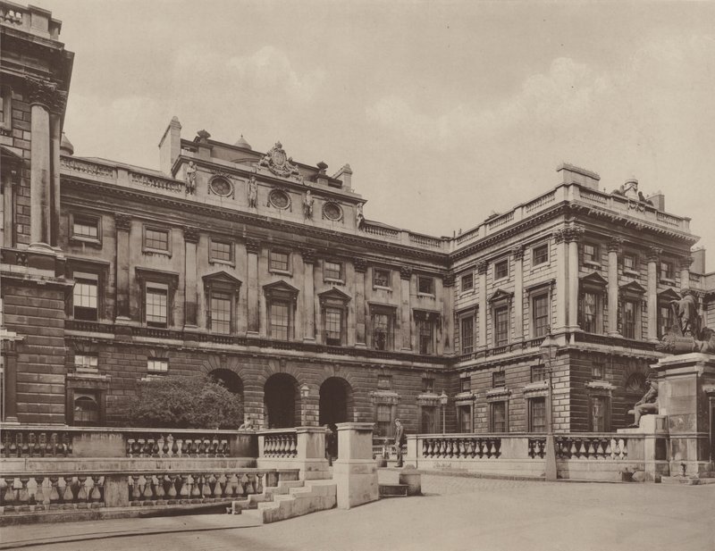 Somerset House, widok na dziedziniec autorstwa Charles Latham