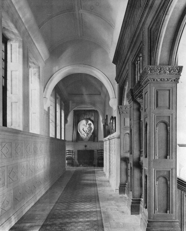 Zejście po schodach, zachodni korytarz autorstwa Charles Latham