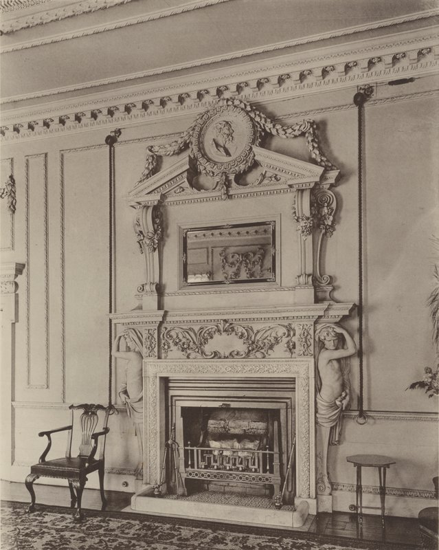 Stoke Hall, Derbyshire, Salonowe Piece Kominowe autorstwa Charles Latham