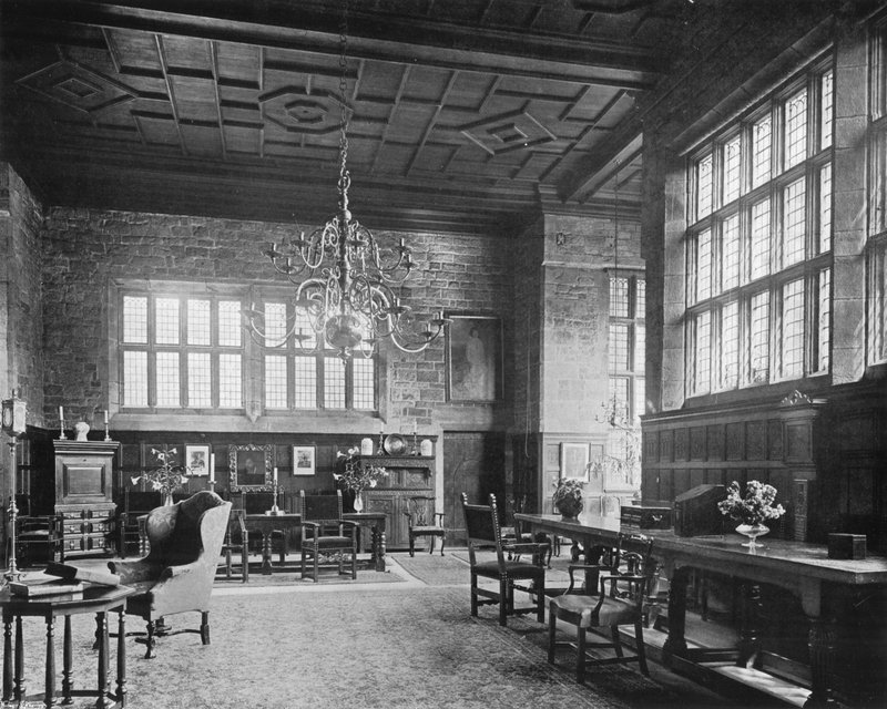 The Banqueting Hall--The East End autorstwa Charles Latham