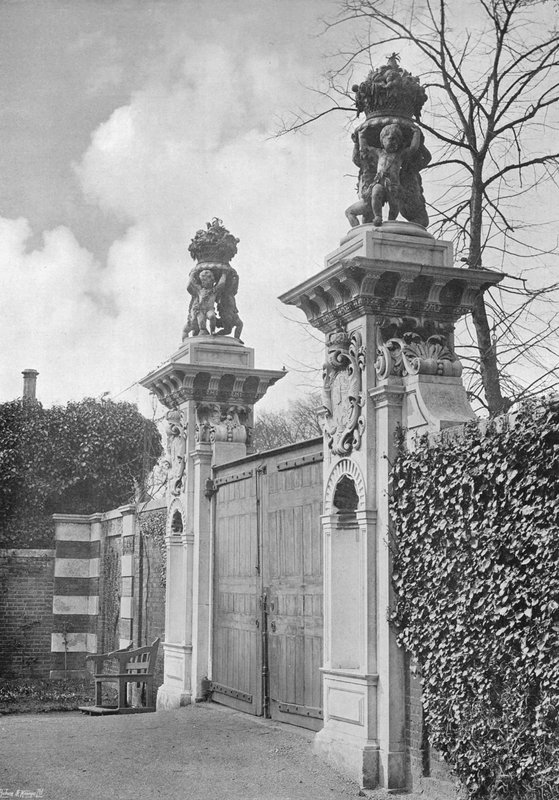 Bramy doniczkowe w Hampton Court autorstwa Charles Latham