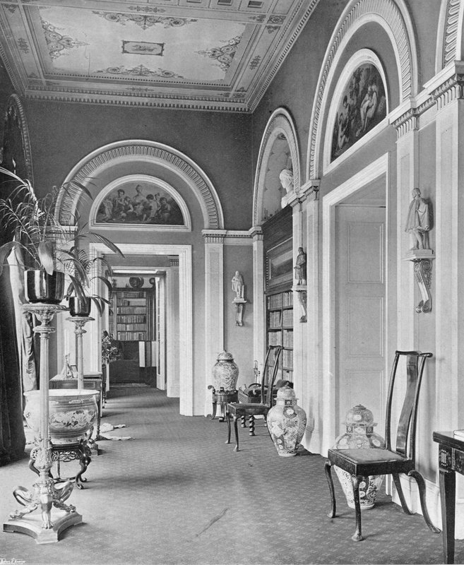 Korytarz Biblioteczny autorstwa Charles Latham