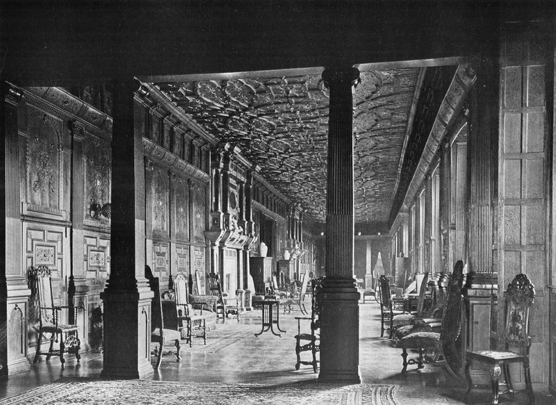 Galeria Długa, patrząc na Wschód autorstwa Charles Latham