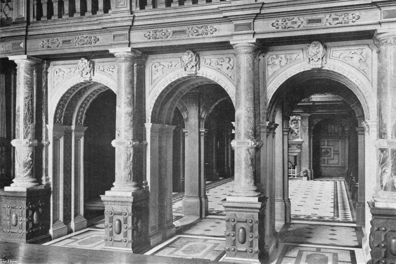 Sala Marmurowa (zdjęcie czarno-białe) autorstwa Charles Latham