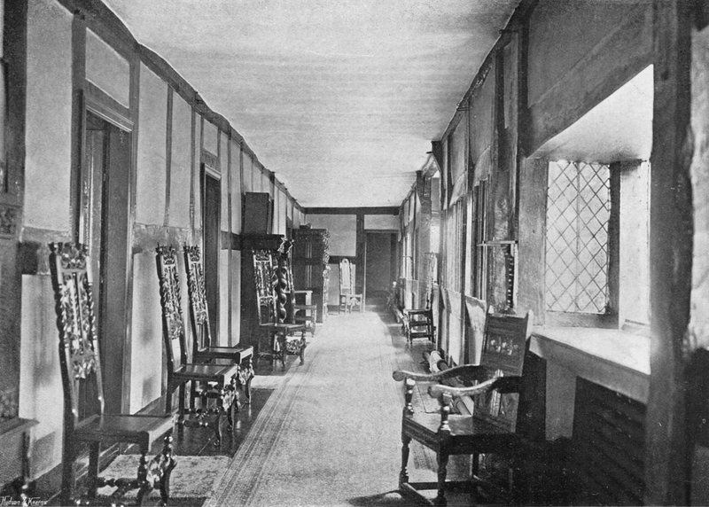 Galeria Północno-Wschodnia autorstwa Charles Latham