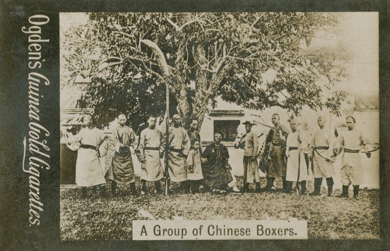 Grupa chińskich bokserów autorstwa Chinese Photographer