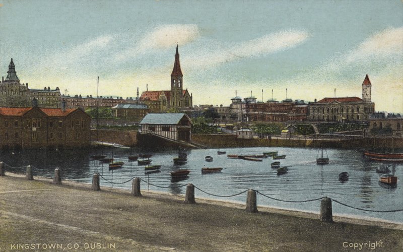 Dun Laoghaire Kingstown, Hrabstwo Dublin, Irlandia kolorowe zdjęcie autorstwa Desire Chaineux