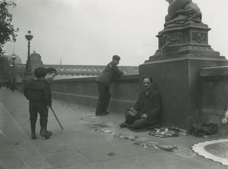Artysta chodnika na nabrzeżu autorstwa English Photographer