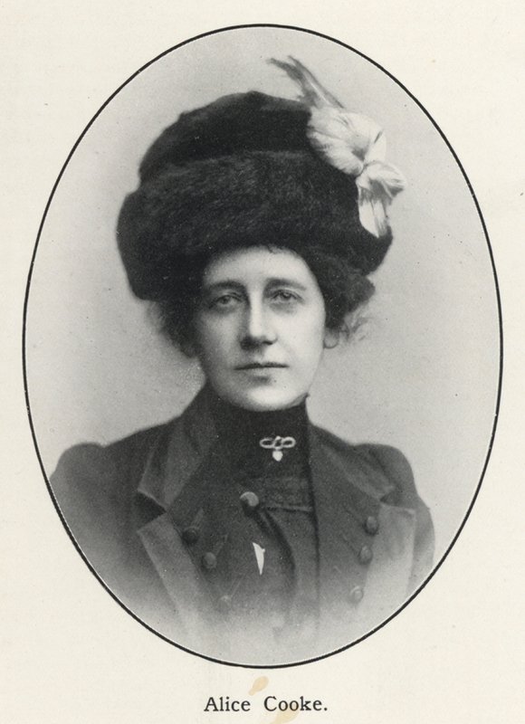 Alice Cooke (zdjęcie czarno-białe) autorstwa English Photographer