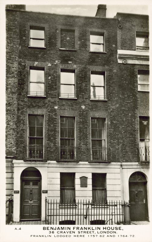 Dom Benjamina Franklina, Craven Street, Londyn (zdjęcie czarno-białe) autorstwa English Photographer