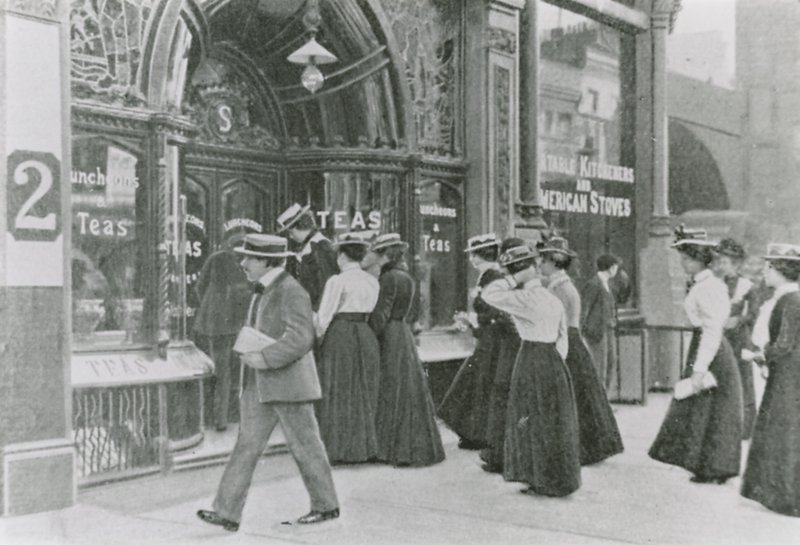 Przyjęcie w Pałacu Buckingham, 1911 autorstwa English Photographer