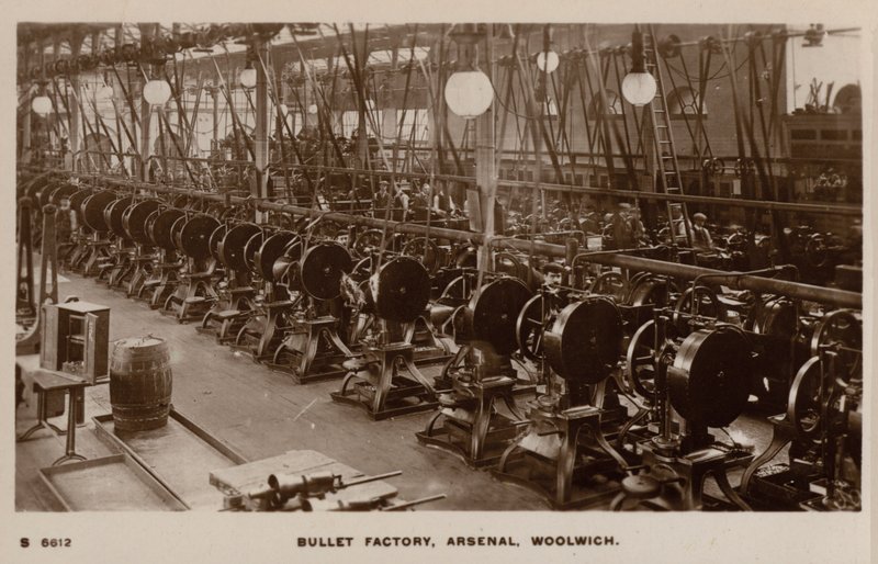 Fabryka pocisków, Arsenal, Woolwich (zdjęcie czarno-białe) autorstwa English Photographer