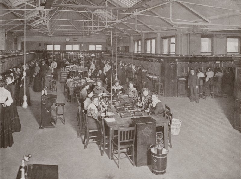 Centralna centrala londyńska centrala telefoniczna, Carter Lane, East Central autorstwa English Photographer