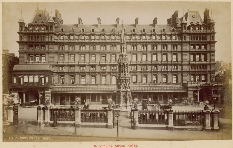 Charing Cross opinie, Londyn autorstwa English Photographer