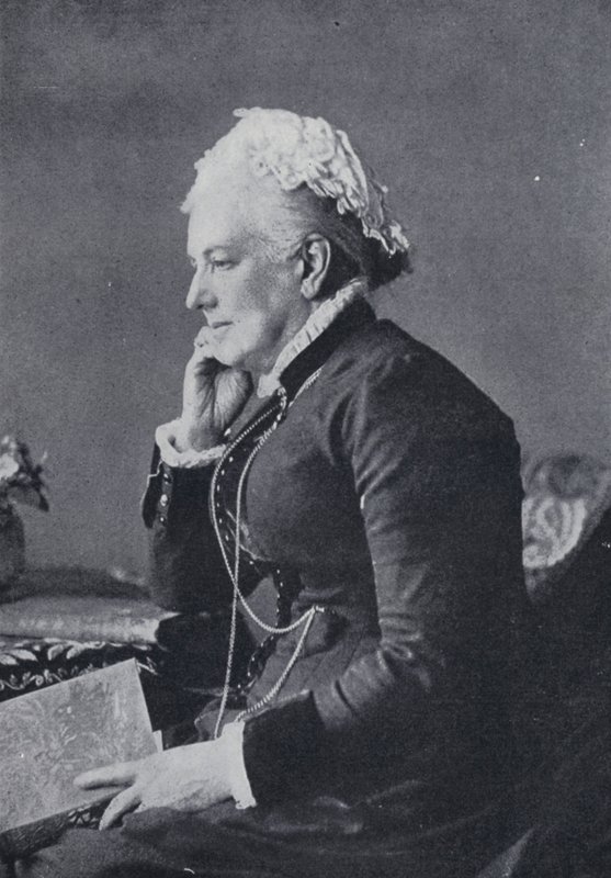 Charlotte Mary Yonge (zdjęcie czarno-białe) autorstwa English Photographer