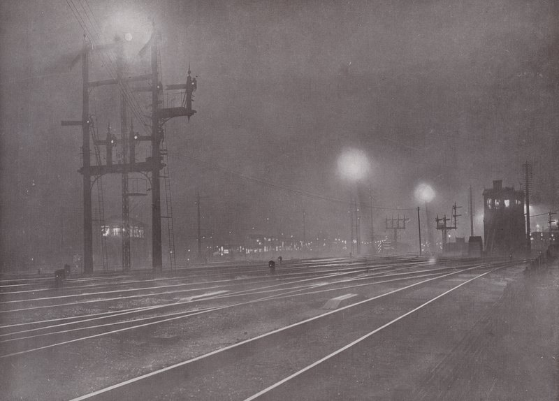 Clapham Junction w nocy autorstwa English Photographer