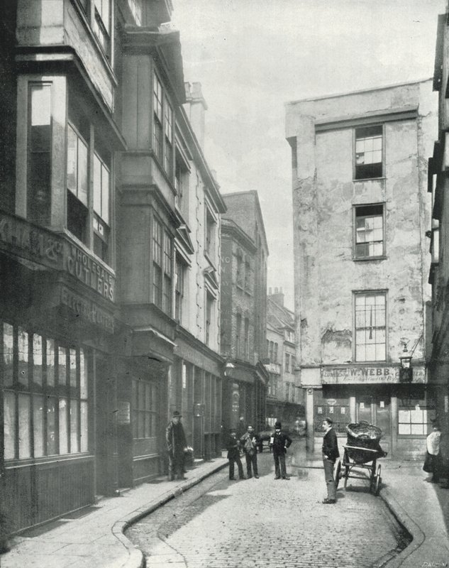 Targi tkanin, osobliwy kawałek starego Londynu (zdjęcie czarno-białe) autorstwa English Photographer