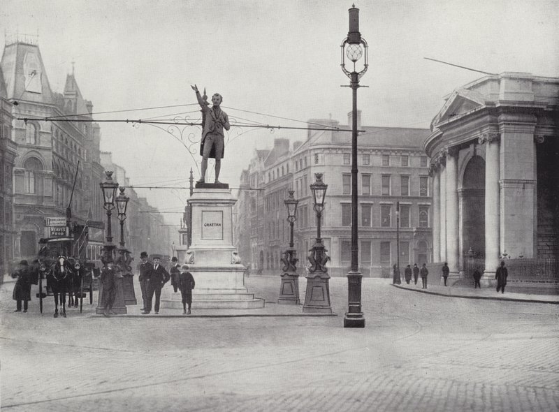College Green, Dublin, ze statuą Grattana autorstwa English Photographer