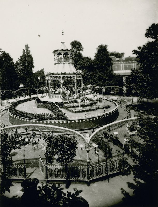 Cremorne Gardens, Londyn: Orkiestra autorstwa English Photographer